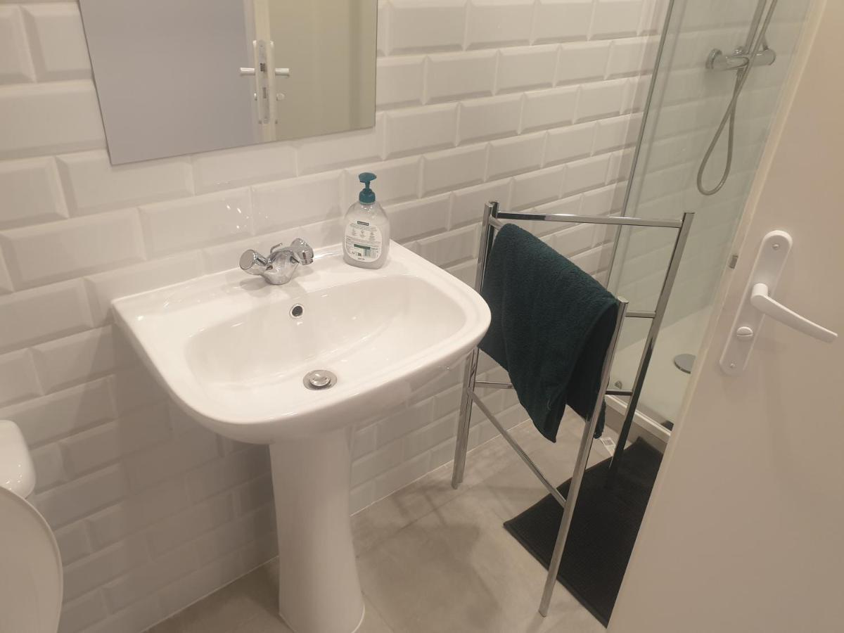 Appartements Renove 2023 Proche Aeroport 5Min, Gare Sncf 2 Min, Tramway Au Pied De L'Immeuble , Parking Possible, Renovated Apartments 2023 Near The Airport 5 Min, Train Station 2 Min, Tram Next To The Building 1 Min, Parking Possible Nicea Zewnętrze zdjęcie
