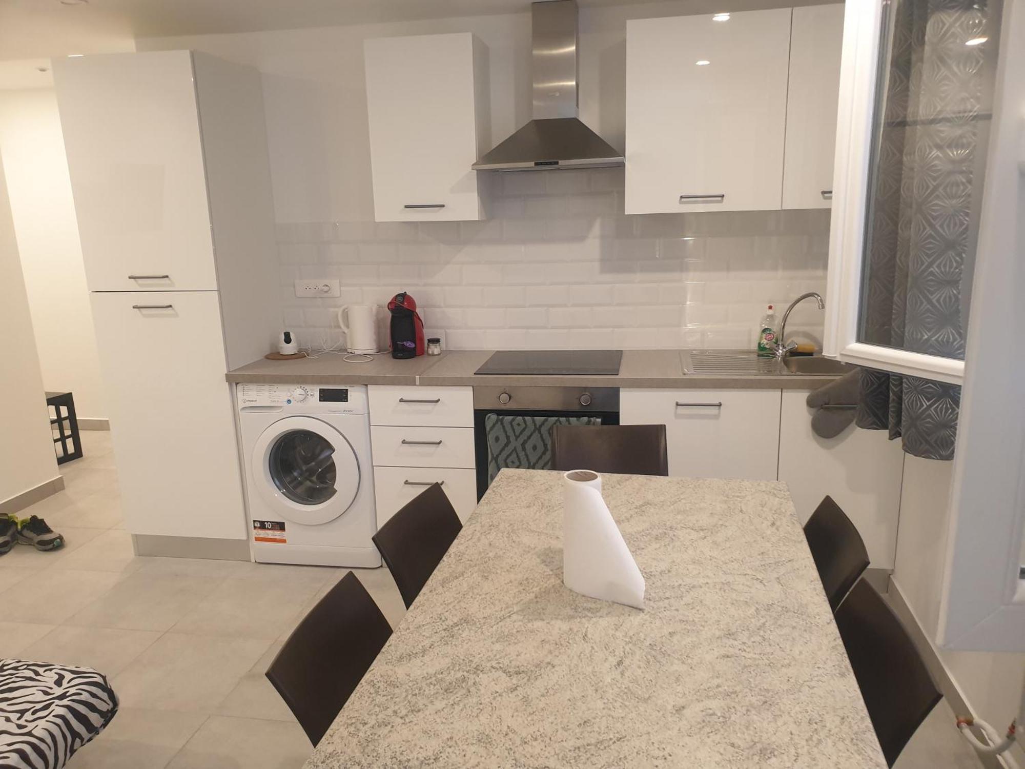 Appartements Renove 2023 Proche Aeroport 5Min, Gare Sncf 2 Min, Tramway Au Pied De L'Immeuble , Parking Possible, Renovated Apartments 2023 Near The Airport 5 Min, Train Station 2 Min, Tram Next To The Building 1 Min, Parking Possible Nicea Pokój zdjęcie