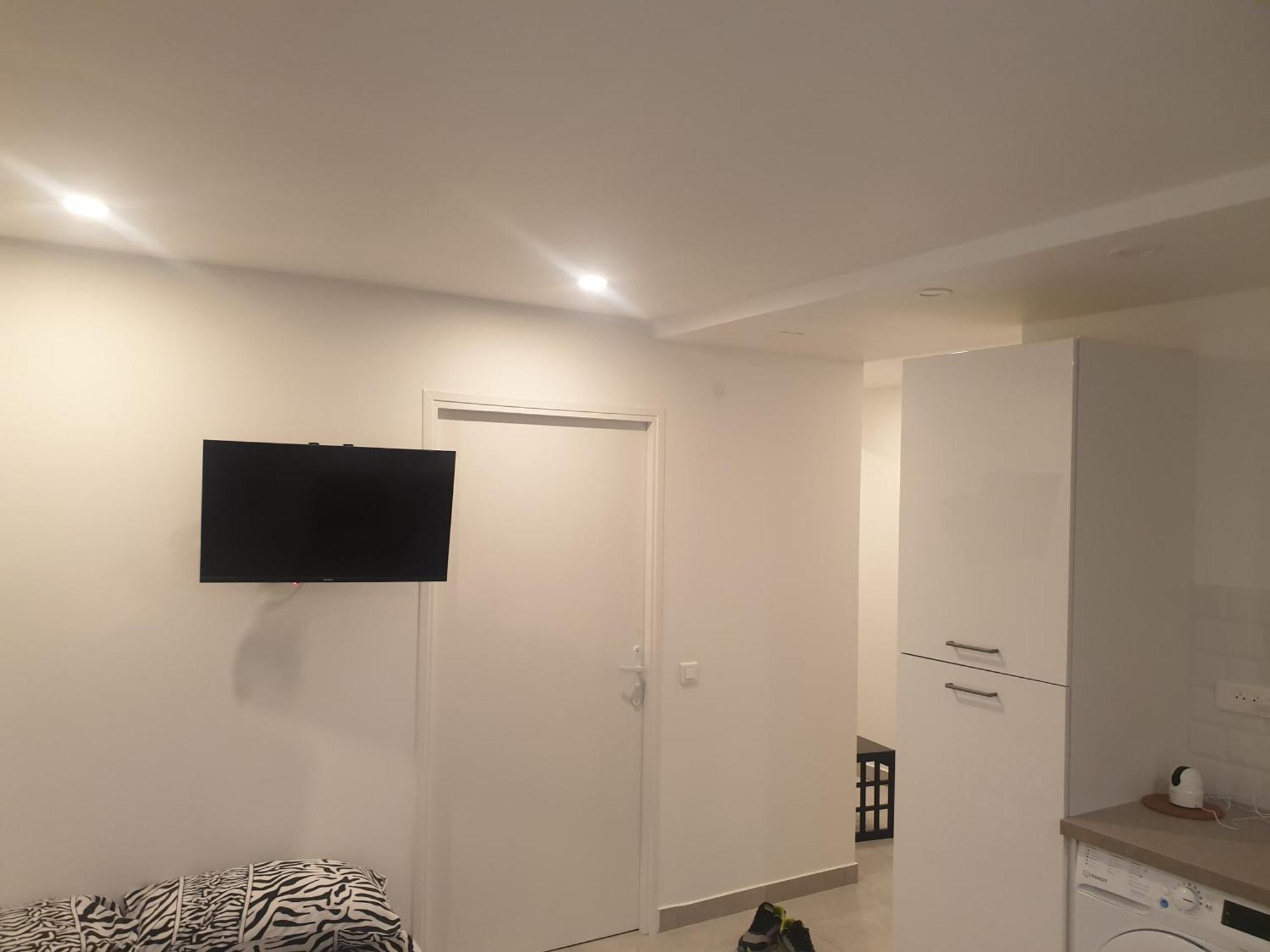 Appartements Renove 2023 Proche Aeroport 5Min, Gare Sncf 2 Min, Tramway Au Pied De L'Immeuble , Parking Possible, Renovated Apartments 2023 Near The Airport 5 Min, Train Station 2 Min, Tram Next To The Building 1 Min, Parking Possible Nicea Pokój zdjęcie